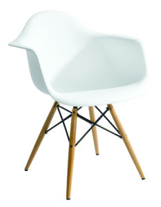 DAW(Wooden Leg chair)