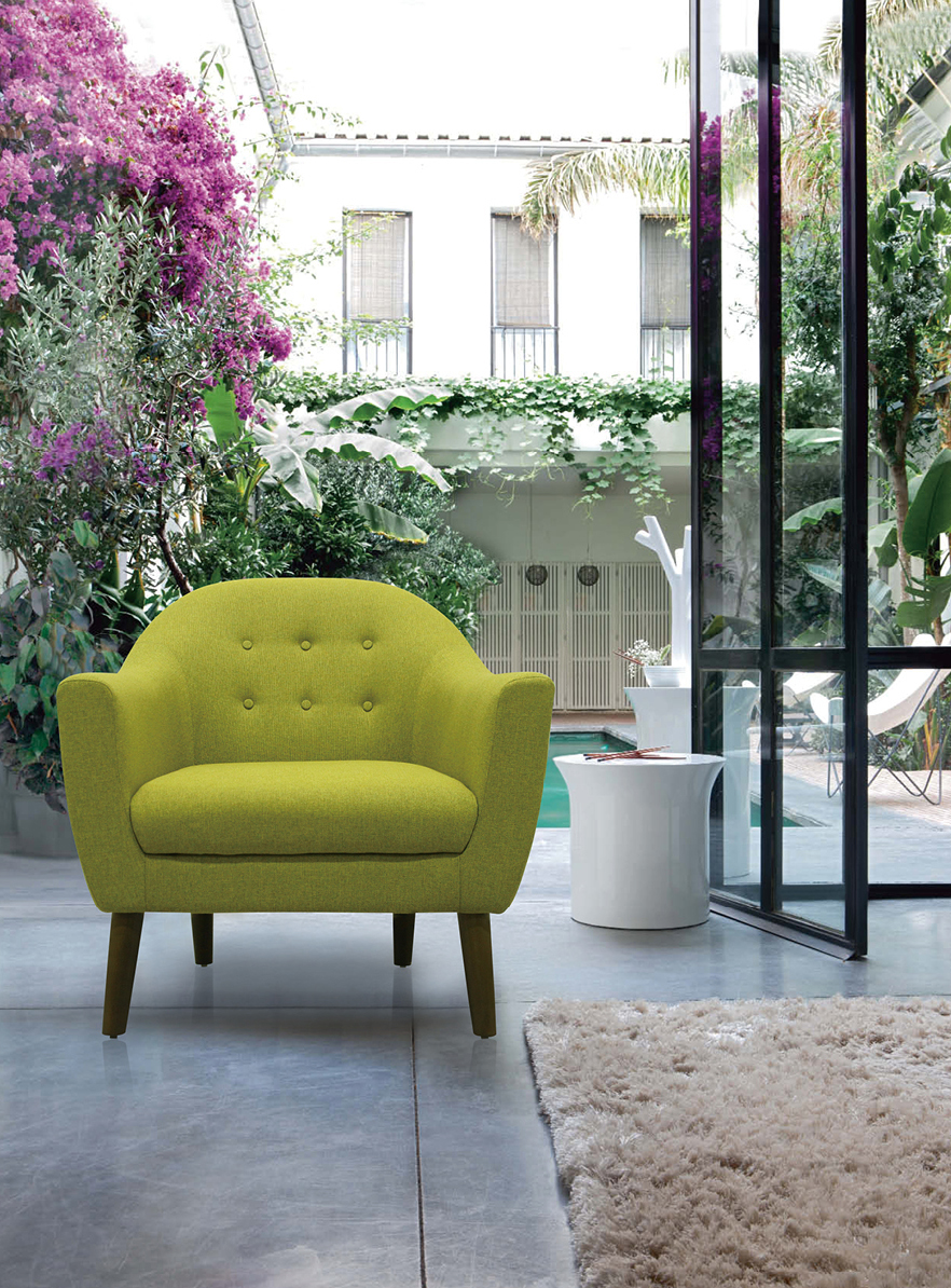 HD 7088 arm chair (1)