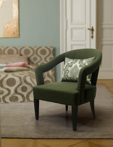 HD 7806 arm chair