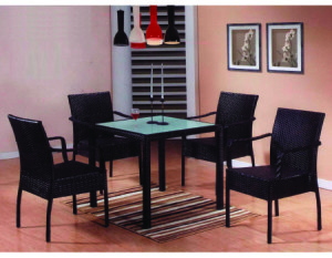 C 659 outdoor chair & T 846 outdoor table