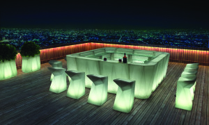 Glacier LED bar table and bar stool