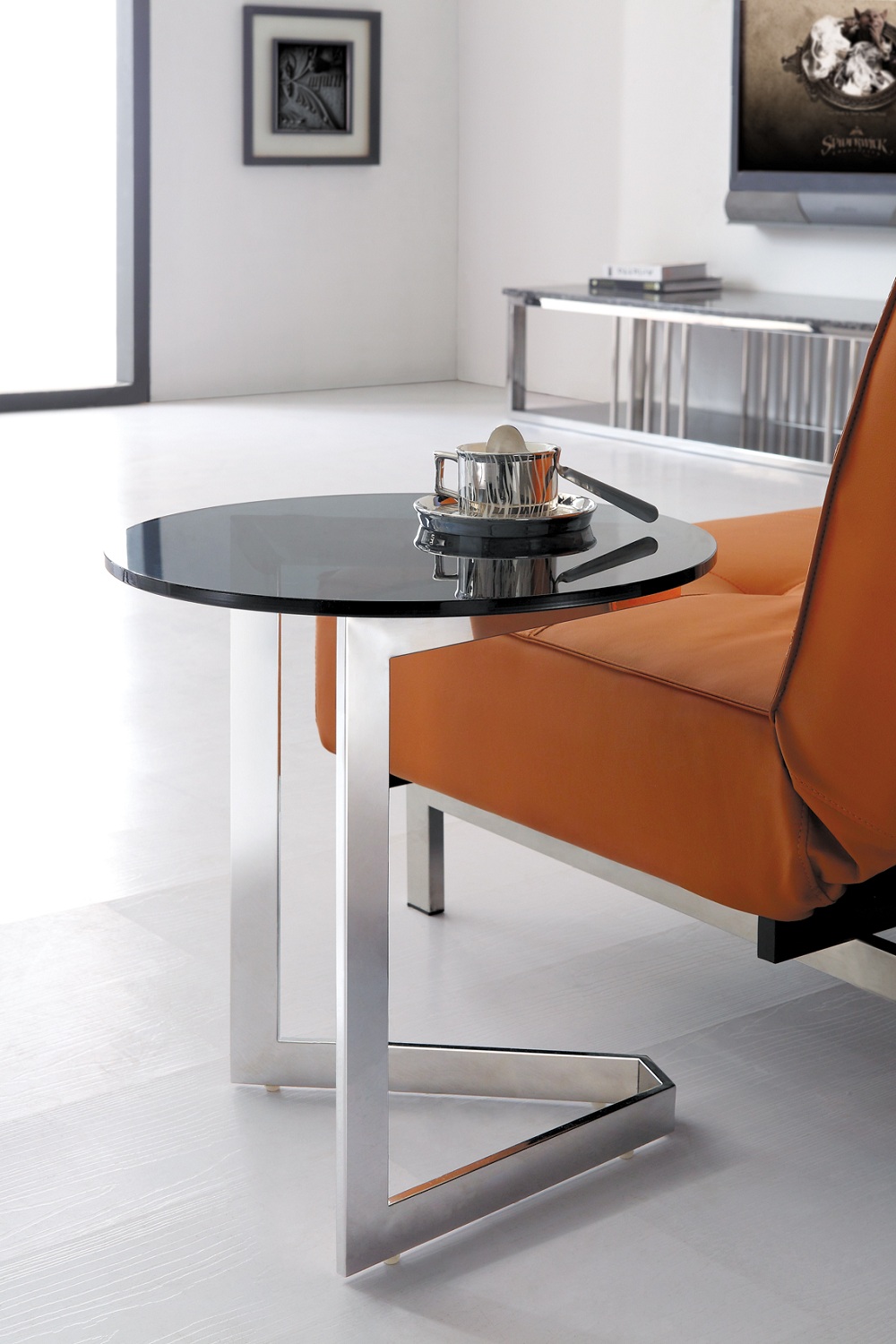 KM-1001 side table