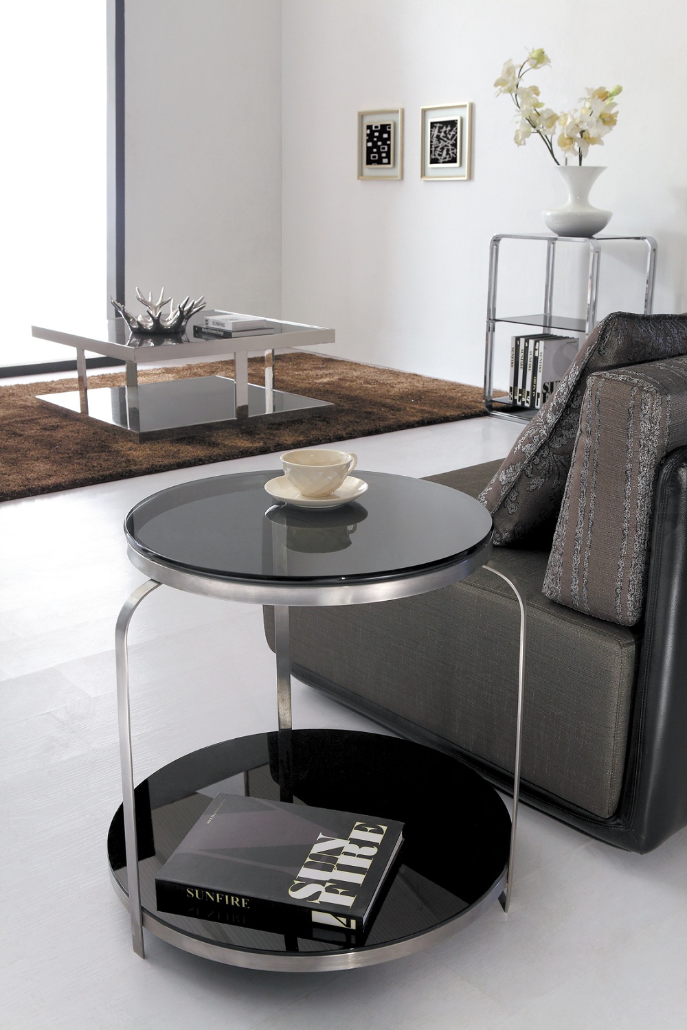 KM-1005 side table